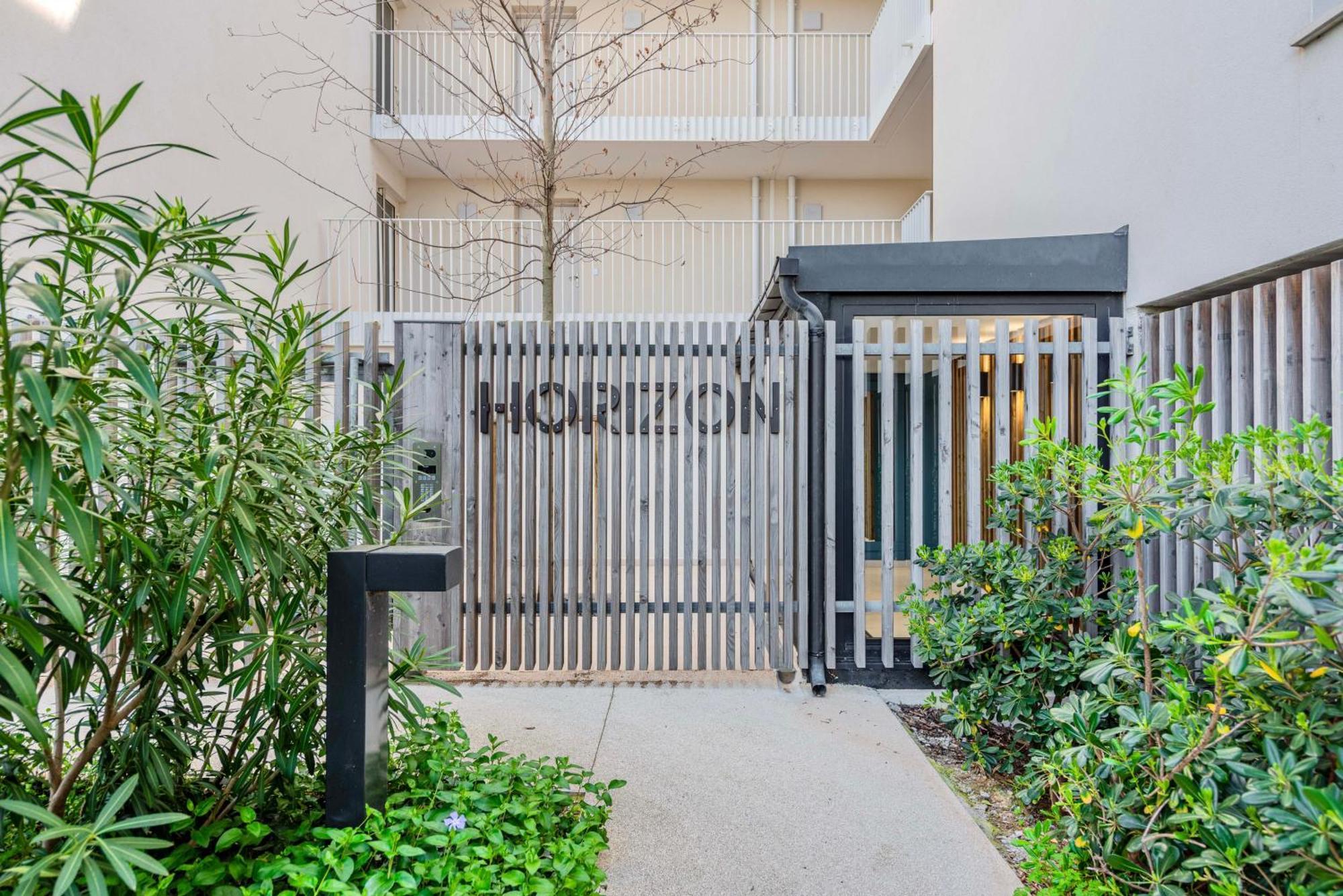 Apartment Vue 50m Des Salins Piscine 2 Parkings Terrasse